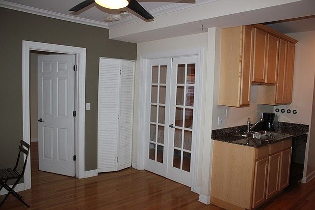 2nd image of 628 W Roscoe St APT 2N