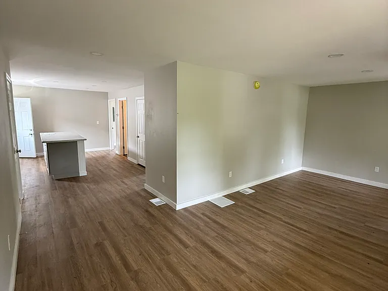 50 Main St #2 — Photo 6
