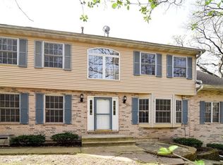1383 Laurel Oaks Dr #A, Streamwood, IL 60107
