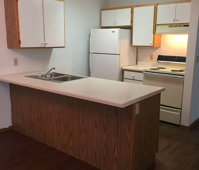 402 7th St SE #106 — Photo 3