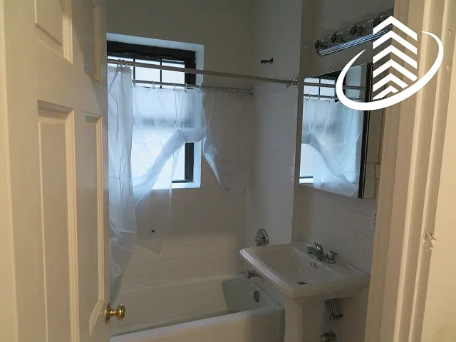 845-55 W Agatite Ave #3W — Photo 7
