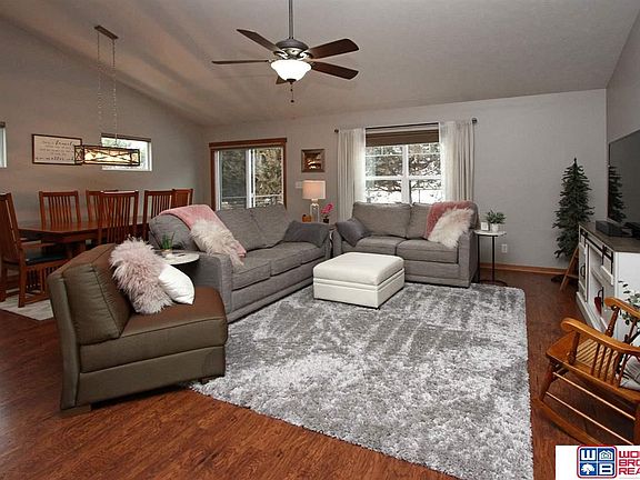 4th image of 8420 Pinehill Ln