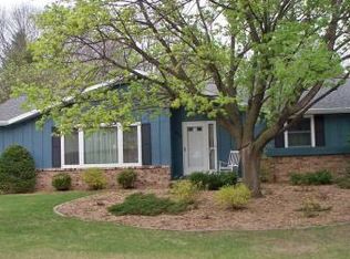 485 Edelweiss Dr, Green Bay, WI 54302