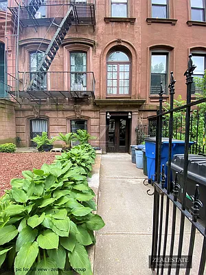 Rented by ZealEstate Group Inc | media 37