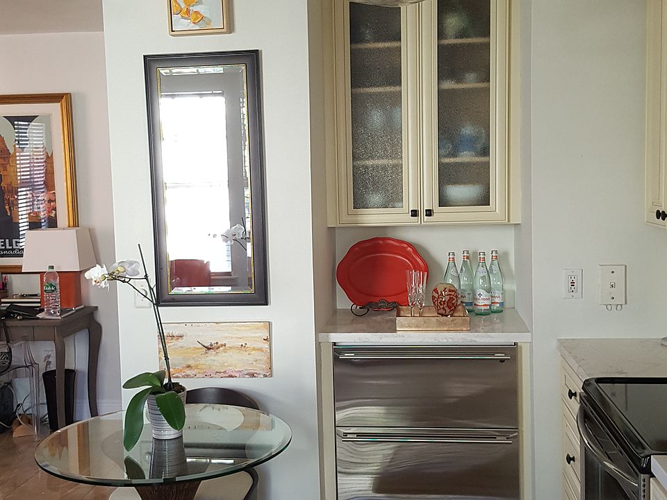 1st image of 2870 Pine Tree Dr APT 6