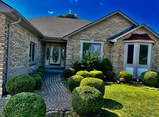 46425 Winston Dr, Shelby Township, MI