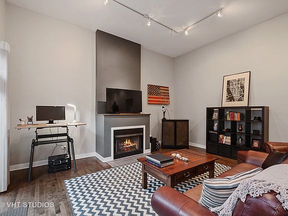 4th image of 1222 N Wolcott Ave APT 1S