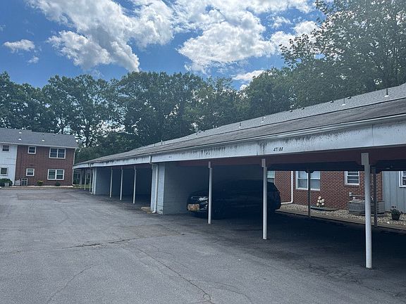 5th image of 47D Cambridge Ct APT 47-D