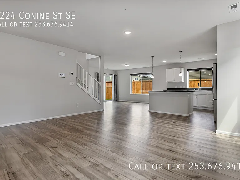 9224 Conine St SE — Photo 7