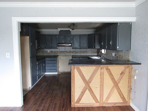 5th image of 207 S West St