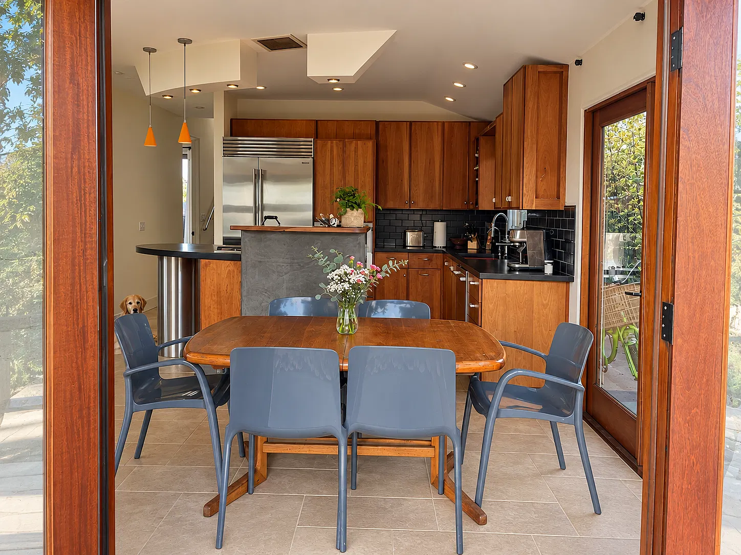 3 bed, 2100 sqft, $10,000 — Photo 4