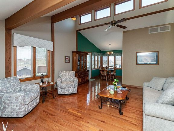 2nd image of 1488 Circle Dr