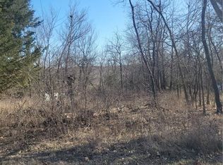 102 Maple Dr, Linn Valley, KS 66040