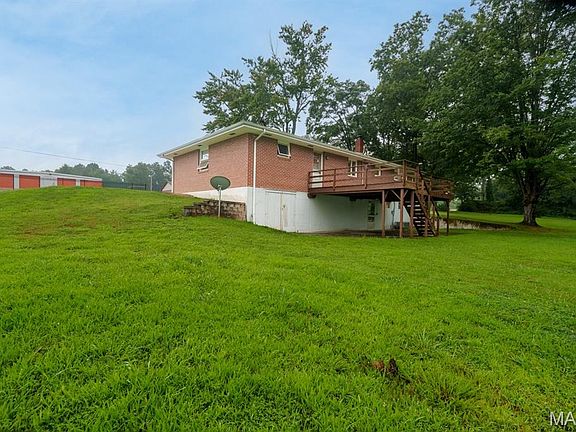 3rd image of 708 W Lions Club Dr