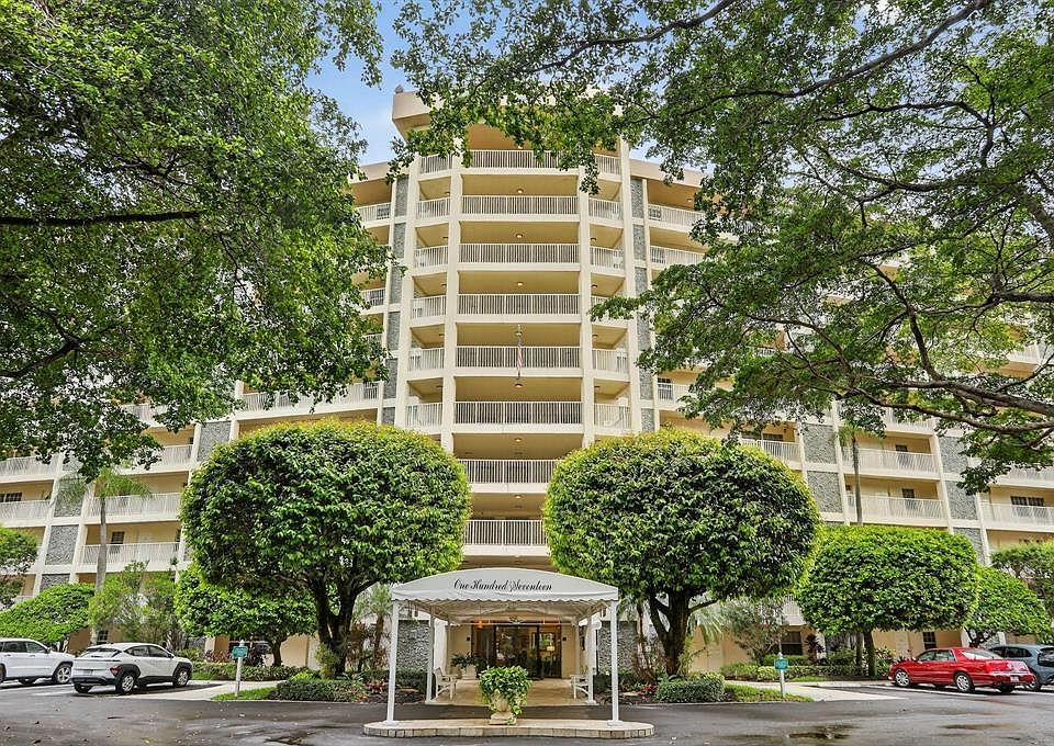 1st image of 3520 Oaks Way #110