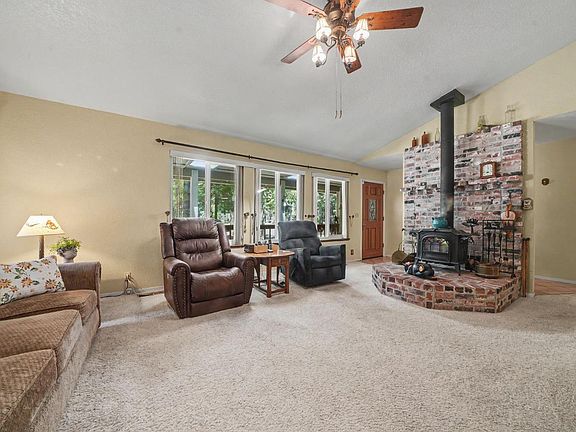 2nd image of 27144 Woodland Rd