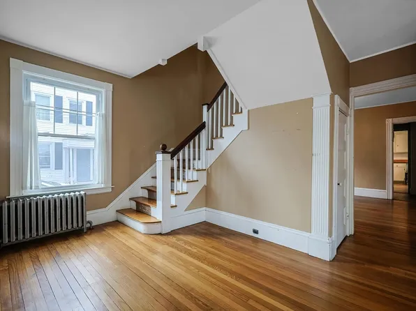 3 Bennett St, Woburn, MA 01801