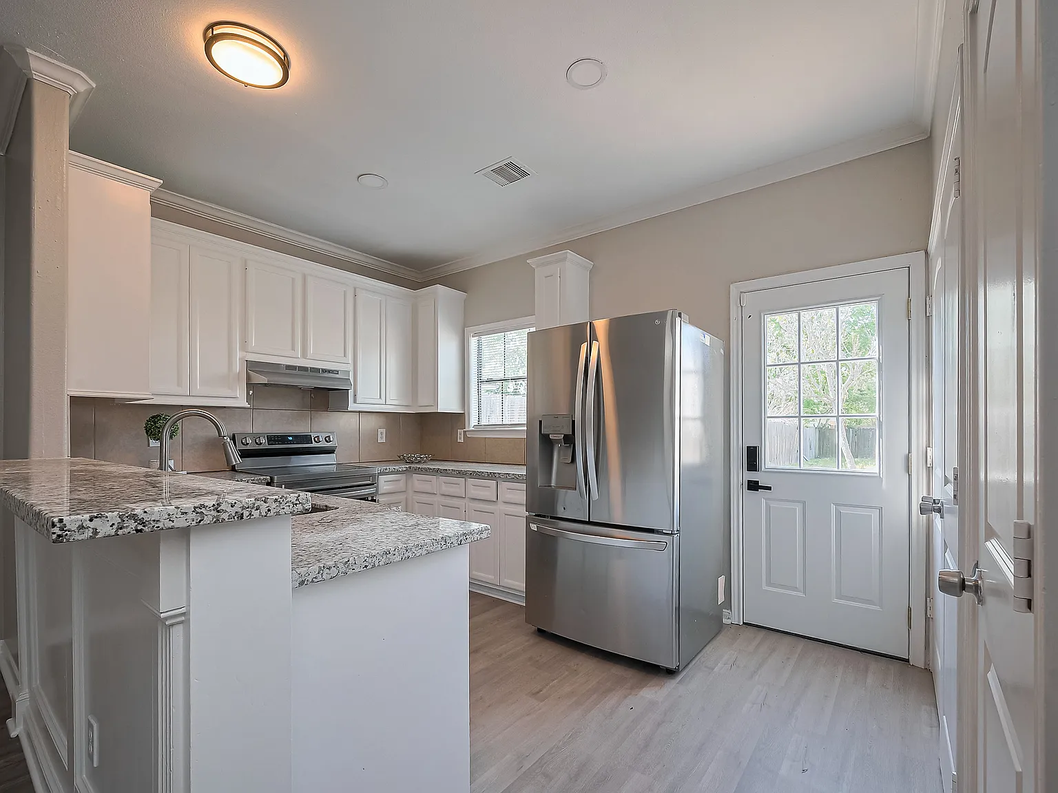 4 bed, 1760 sqft, $850 — Photo 4
