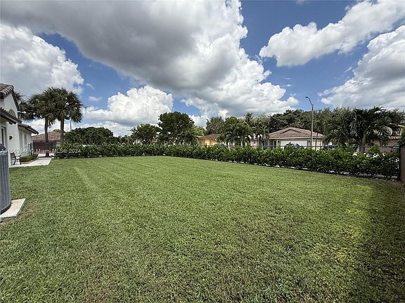 4th image of 20808 NW 17th St