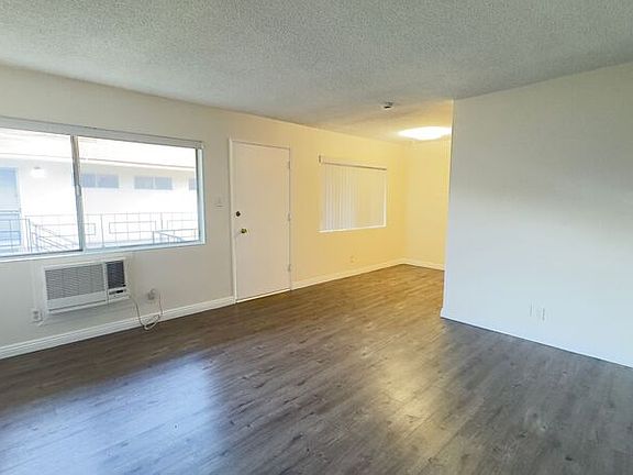 3rd image of 325 N Glendora Ave Unit 3