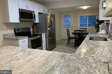 2 bed, 1.0 bath, 1000 sqft, $2,295 — Photo 3