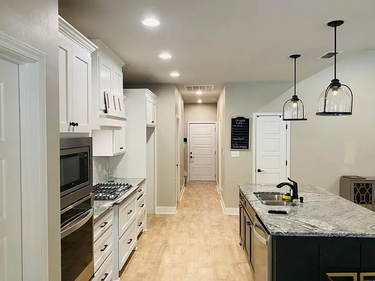 5104 Peace Ln — Photo 3