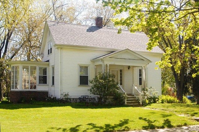 1st image of 225 Riverview Dr