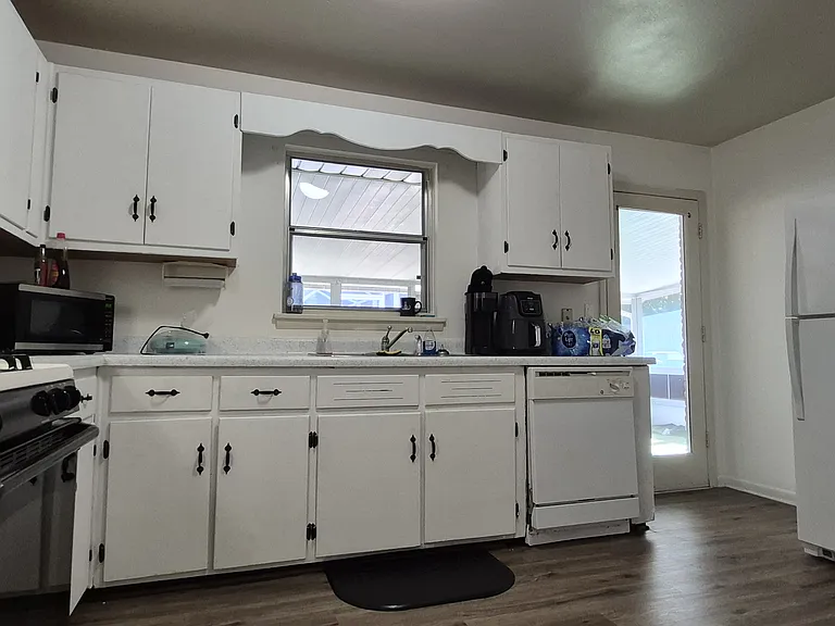 396 Andrew Dr — Photo 23