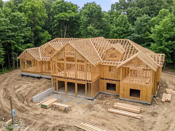 7888 N Territorial Rd, Dexter, MI 48130