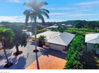 3863 Manatee Dr, Saint James City, FL 33956