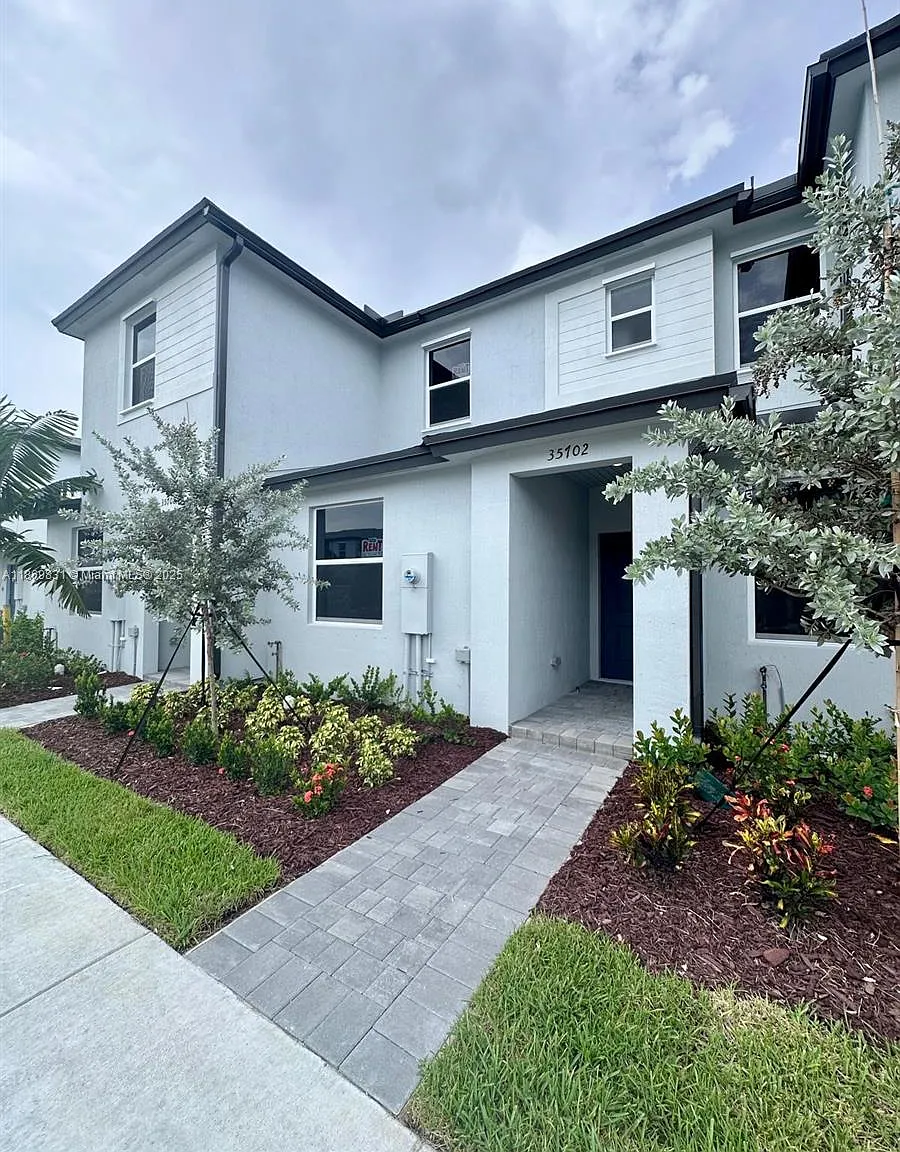 3 bed, 3.0 bath, $2,650 — Photo 4