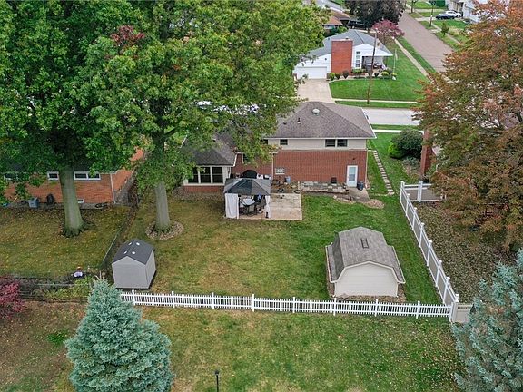 3rd image of 1862 Marigold Ave