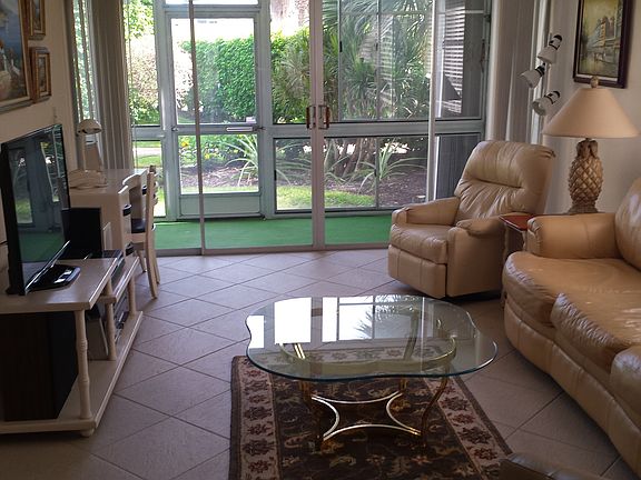 3rd image of 101 NE 19th Ave APT 100