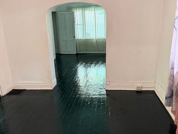2nd image of 159 Northampton St