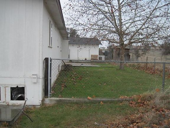 3rd image of 4636 Roadrunner Dr