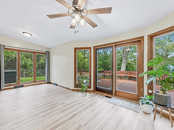 5th image of 124 S Estates Dr