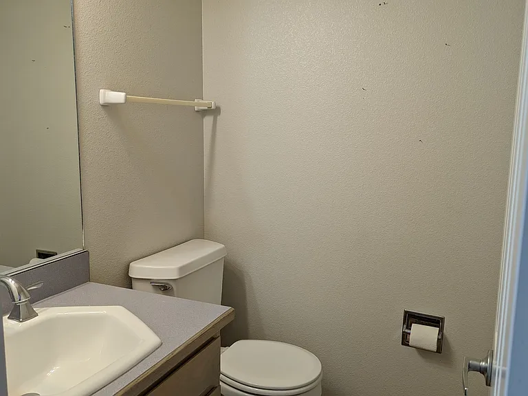 1054 Arapaho Dr — Photo 9