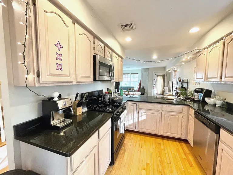 6 Harleston St #6 — Photo 9