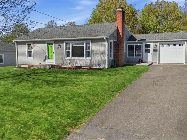 210 Winton St, Springfield, MA 01118