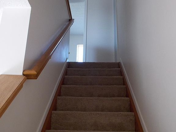 5th image of 8993 Marchbank Ln