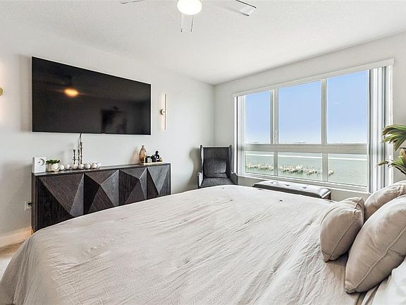 5th image of 231 RIVERSIDE DRIVE #702-1