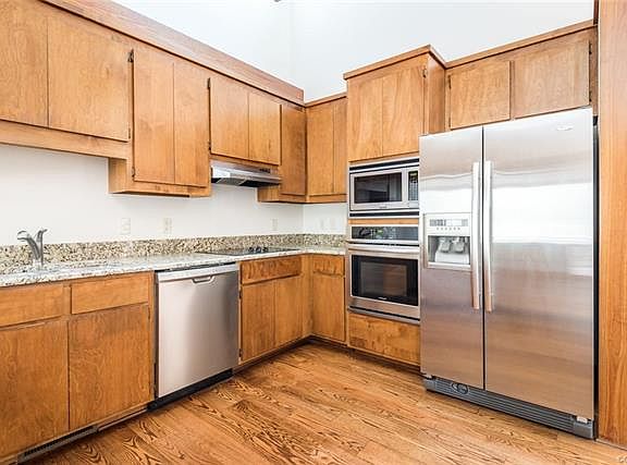 5th image of 14225 Country Club Ct