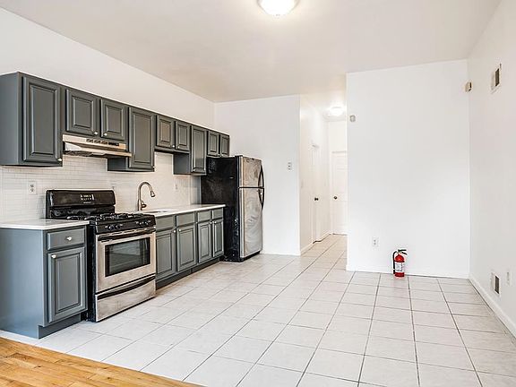 2nd image of 84 Griffith St
