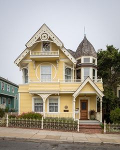 132 Forest Ave, Pacific Grove, CA, 93950