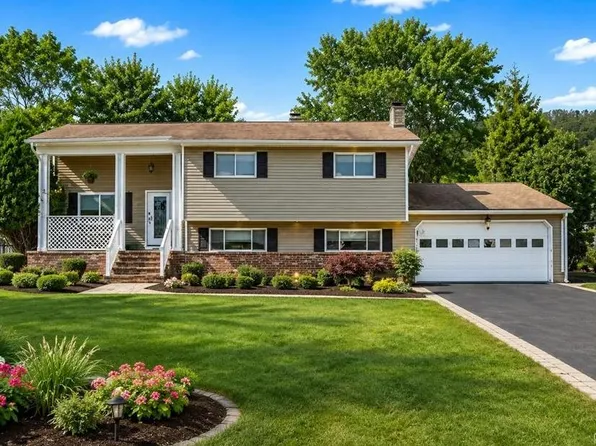 46 Merriewold Lane N, Monroe, NY 10950