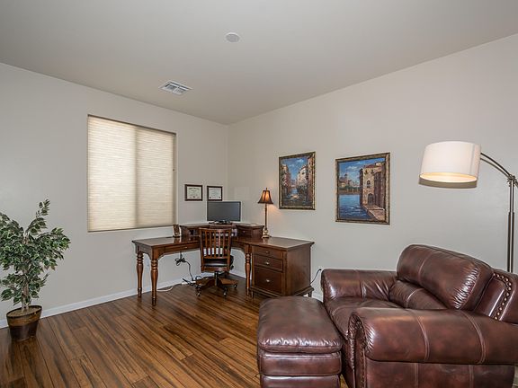 5th image of 3420 W Tailfeather Dr