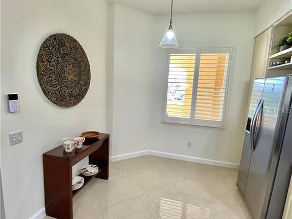 5th image of 18 Harbour Isle Dr W Unit 204