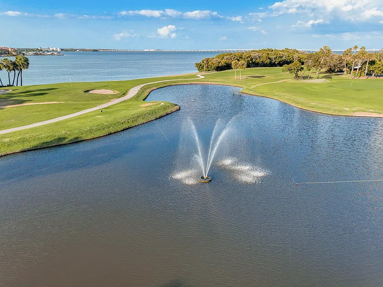 2621 Cove Cay Dr #405 — Photo 34