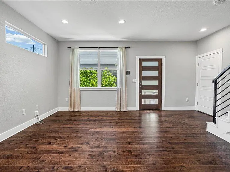 706 Short Kemp St #2 — Photo 8