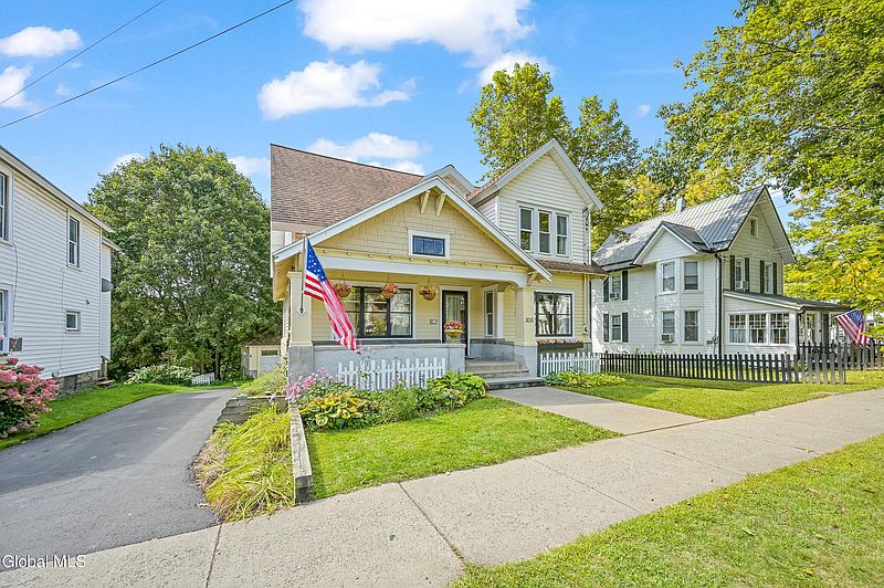 3rd image of 303 Chestnut Street